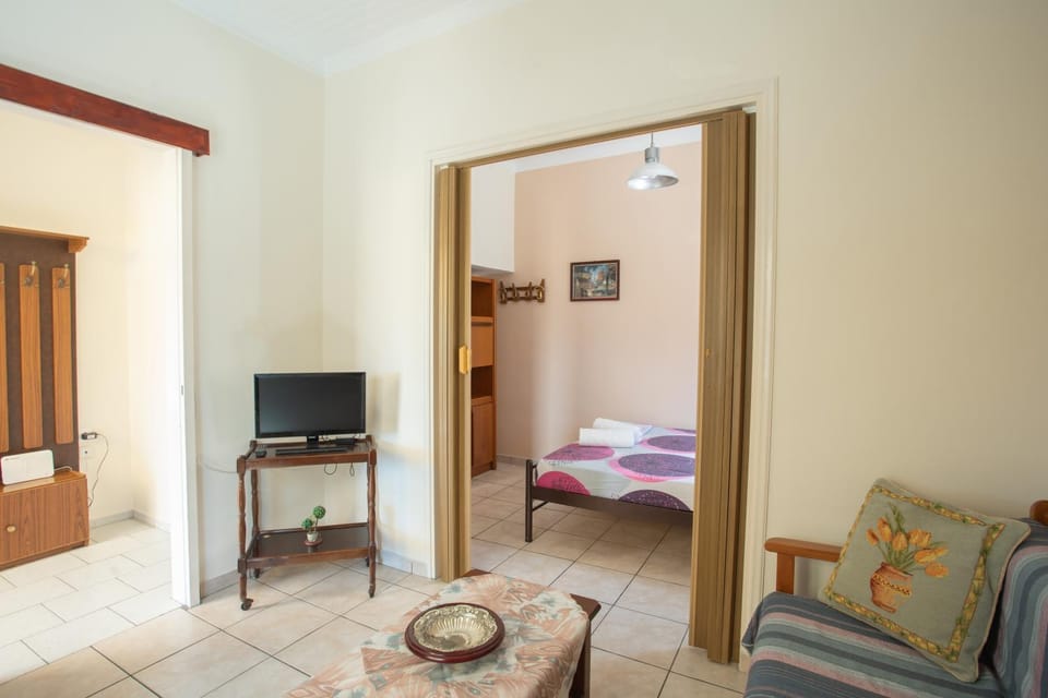 TV and multimedia, Living room, Bedroom