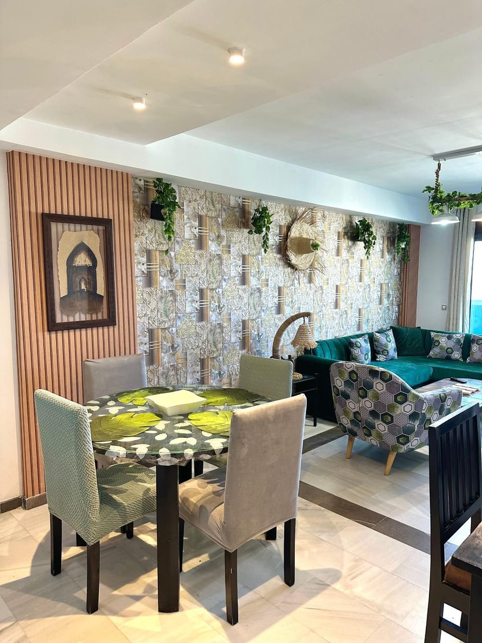 Living room, Seating area, Dining area