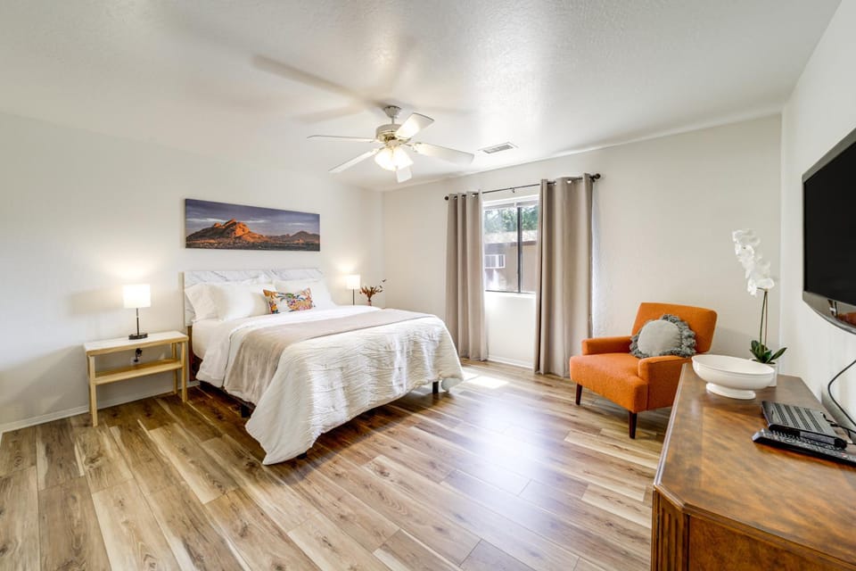 3 Mi to Old Town Cottonwood: Sunny Home w/ BBQ House in Cottonwood