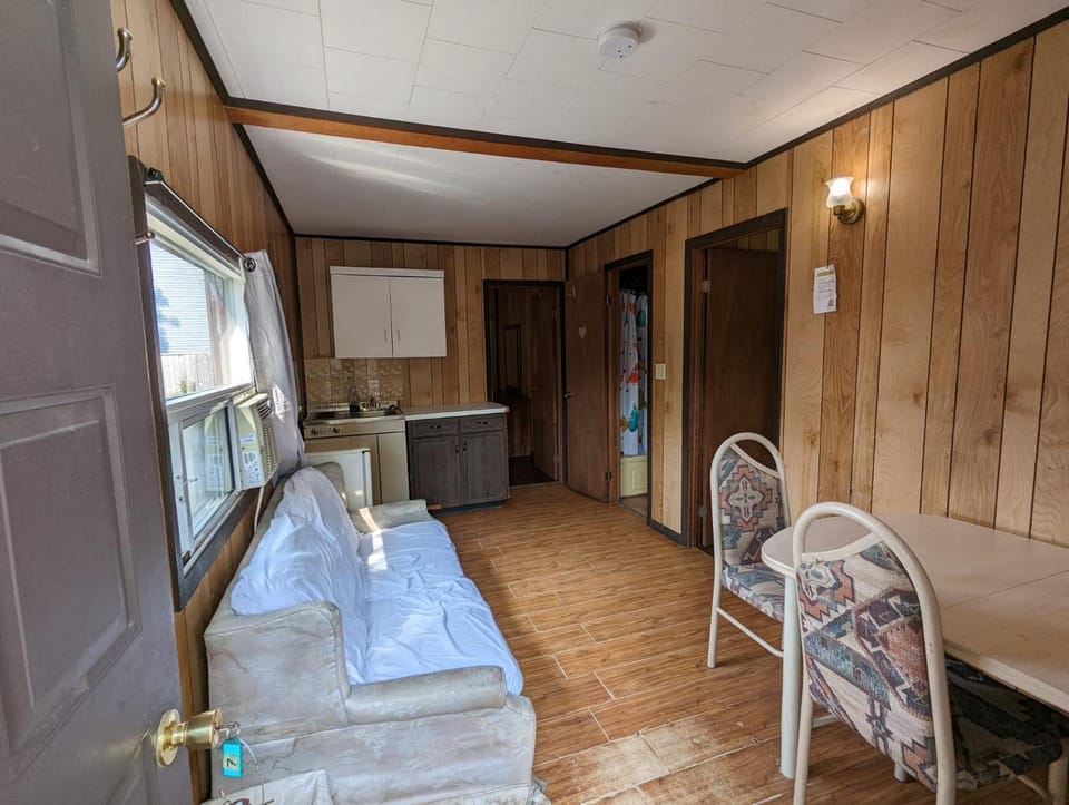 Living room, Photo of the whole room