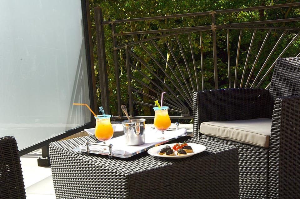 Balcony/Terrace, Food and drinks, Drinks
