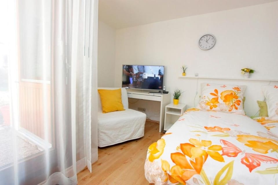 Living room, Bedroom