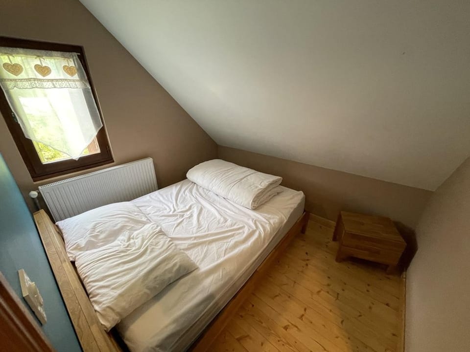 Duplex rénové 2 chambres, proche pistes, navette et gare, avec wifi et équipements complets - FR-1-787-4 Apartment in Auvergne-Rhône-Alpes