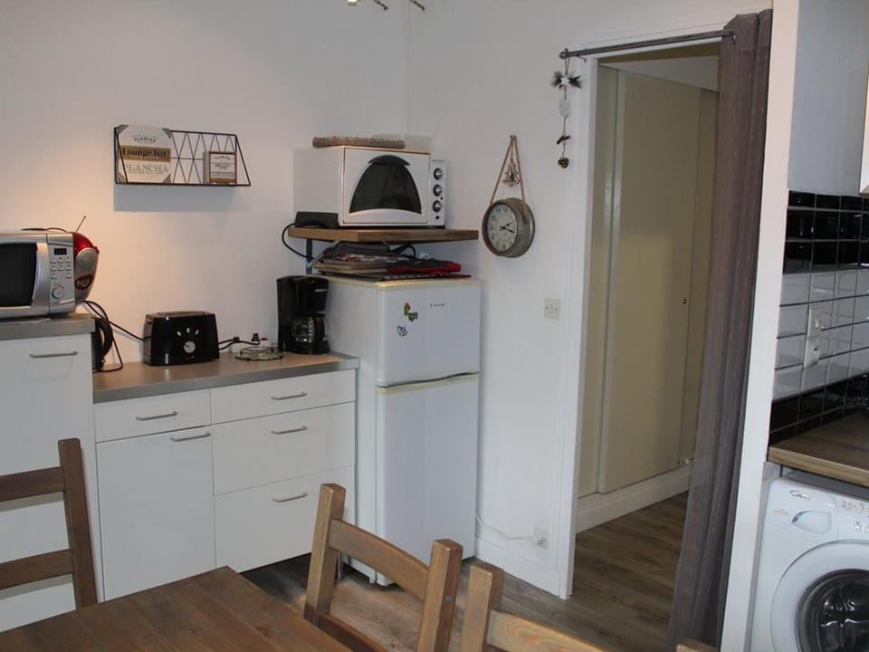 Bel appartement rénové T2 avec balcon au pied des pistes - FR-1-787-10 Apartment in Auvergne-Rhône-Alpes