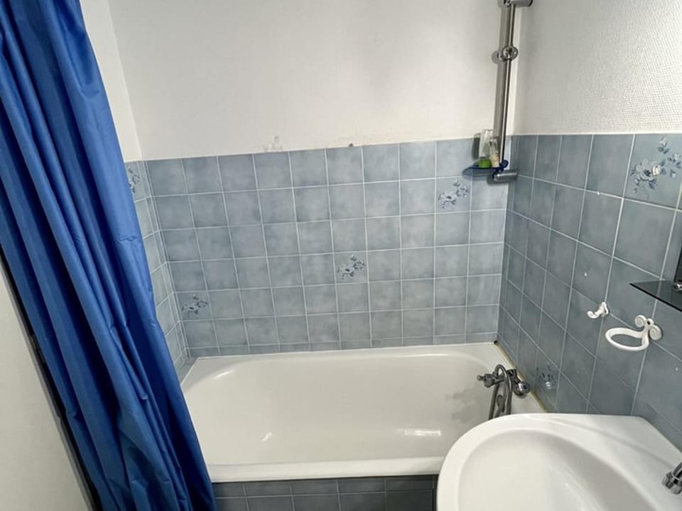 Studio cosy avec terrasse ensoleillée - FR-1-787-26 Apartment in Auvergne-Rhône-Alpes