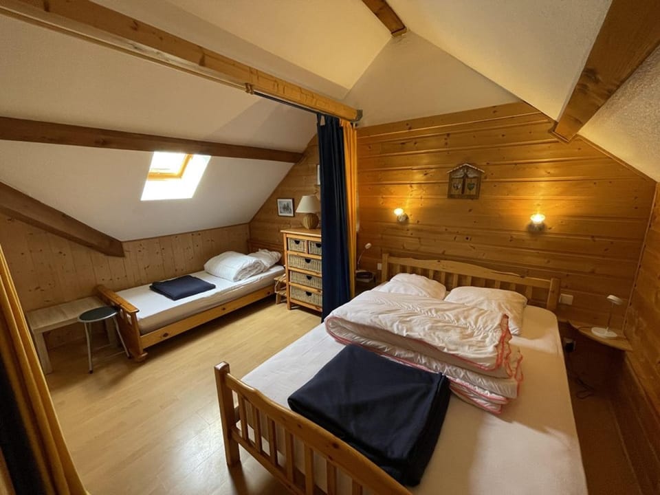 Studio-cabine-mezzanine exposé sud avec navette gratuite, casier à skis et tout confort - FR-1-787-28 Cabin in Auvergne-Rhône-Alpes
