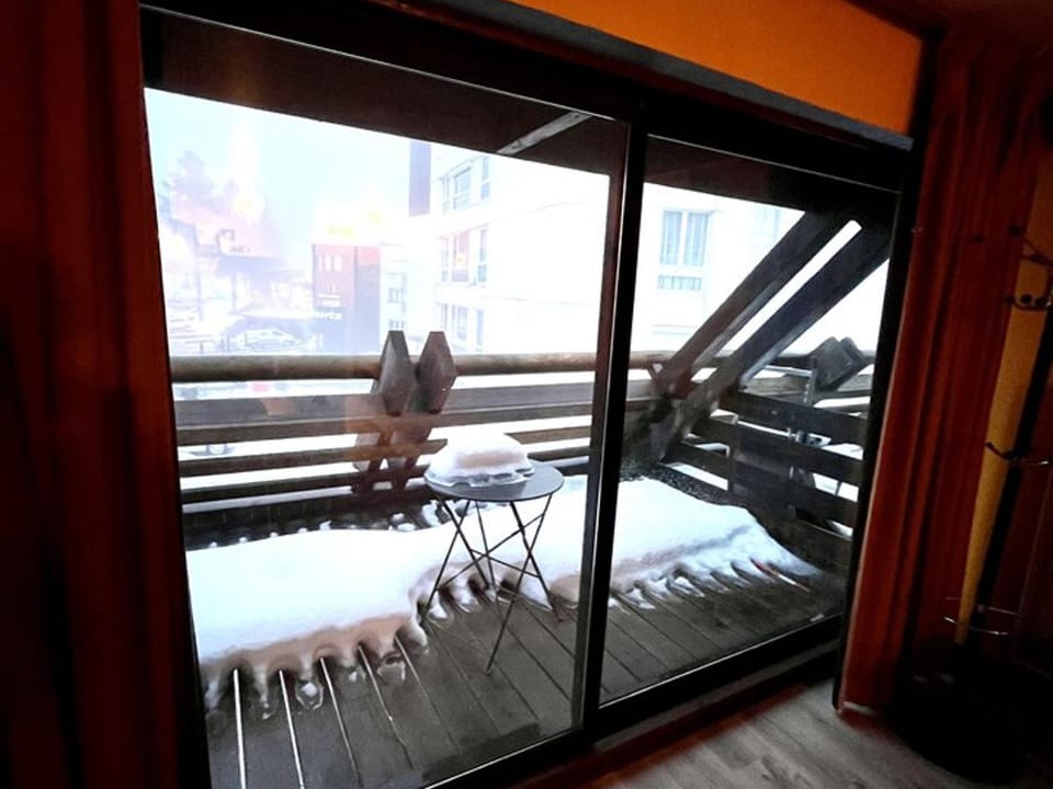 Studio charmant avec balcon, au pied des pistes, tout équipé, 1er étage, parking, casier à skis - FR-1-787-19 Apartment in Auvergne-Rhône-Alpes
