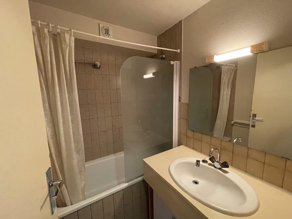 Duplex 6/8 pers. avec balcon en plein centre, proche des pistes et commerces - FR-1-787-52 Apartment in Auvergne-Rhône-Alpes