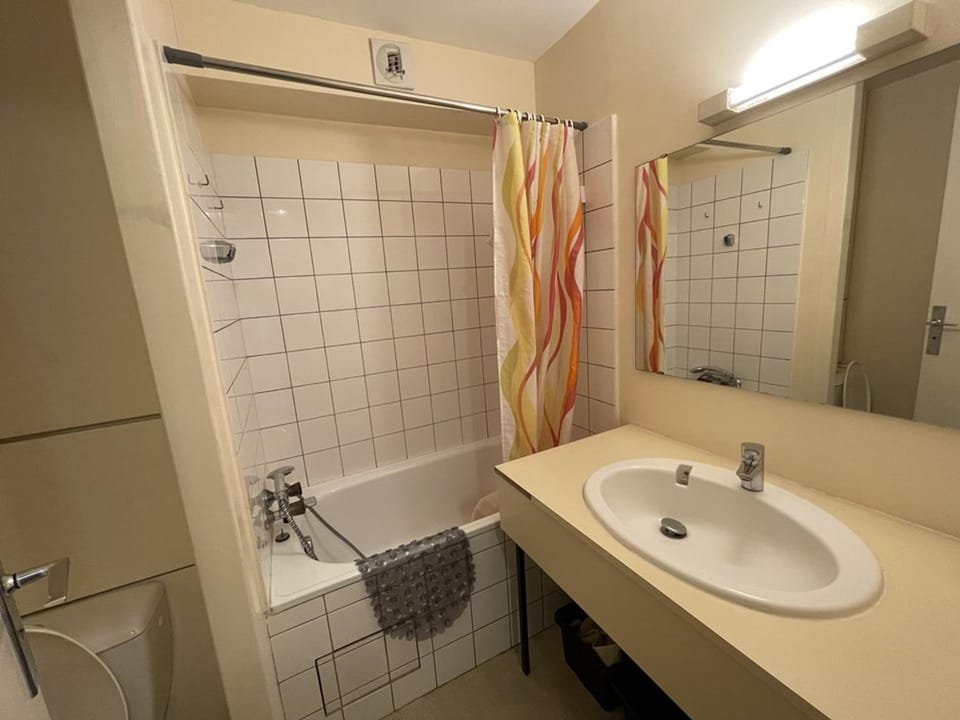 Studio cosy au cœur de la station - 4 pers, proche pistes, commerces et patinoire - FR-1-787-43 Apartment in Auvergne-Rhône-Alpes