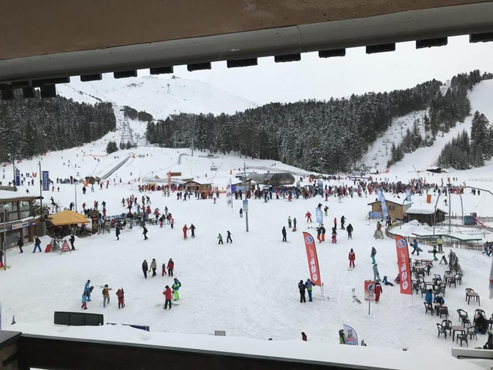 Studio Rénové avec Balcon Sud, Pistes & Commerces à Proximité - FR-1-787-59 Apartment in Auvergne-Rhône-Alpes