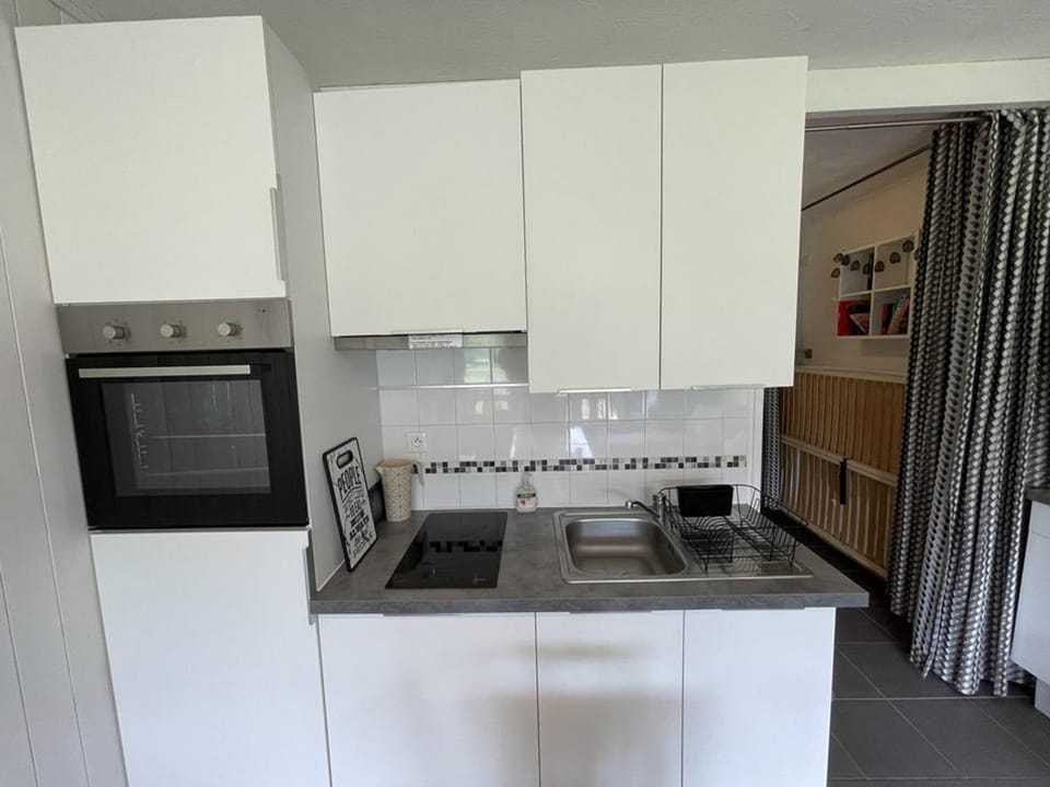 Studio en centre station avec balcon, WiFi - FR-1-787-71 Apartment in Auvergne-Rhône-Alpes