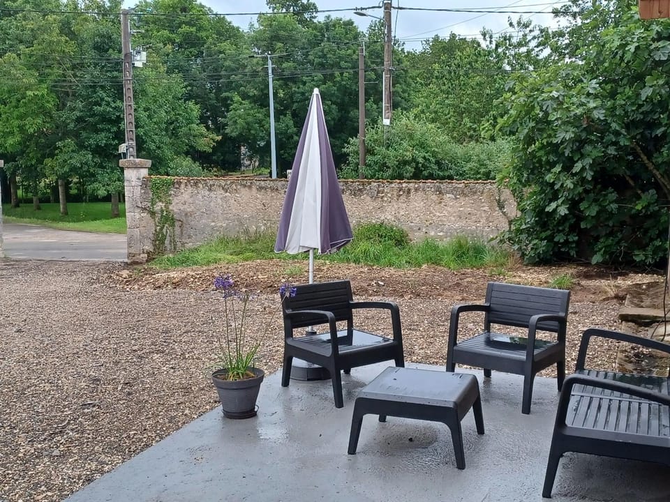 Gîte en pleine nature près de la Loire, idéal famille ou amis, proche des vignobles et sites historiques. - FR-1-590-434 House in Centre-Val de Loire