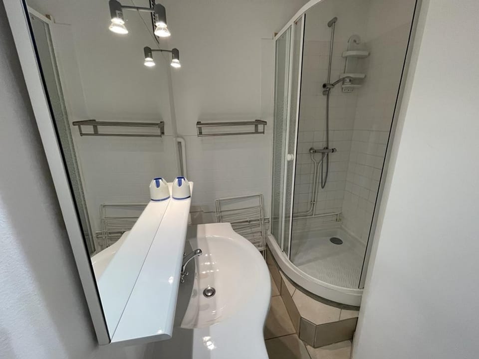 Studio 4 Pers. au Centre de la Station avec Wifi et Animaux Admis - FR-1-787-73 Apartment in Auvergne-Rhône-Alpes