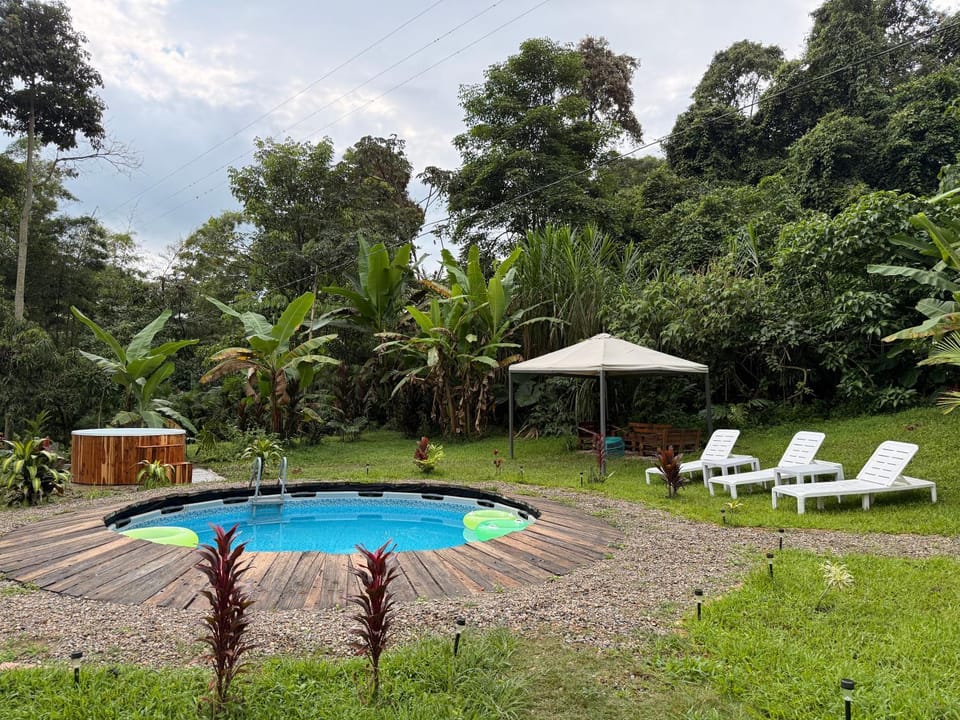 Hot Tub, Swimming pool