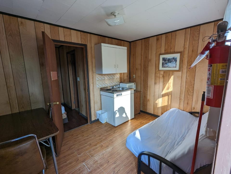 Kitchen or kitchenette, Living room