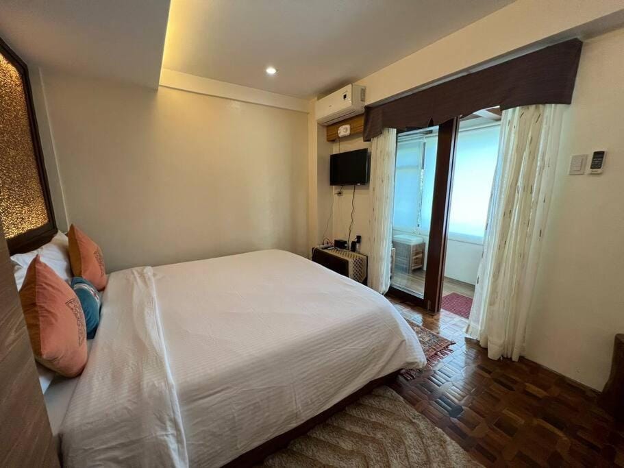 TV and multimedia, Bedroom, air conditioner