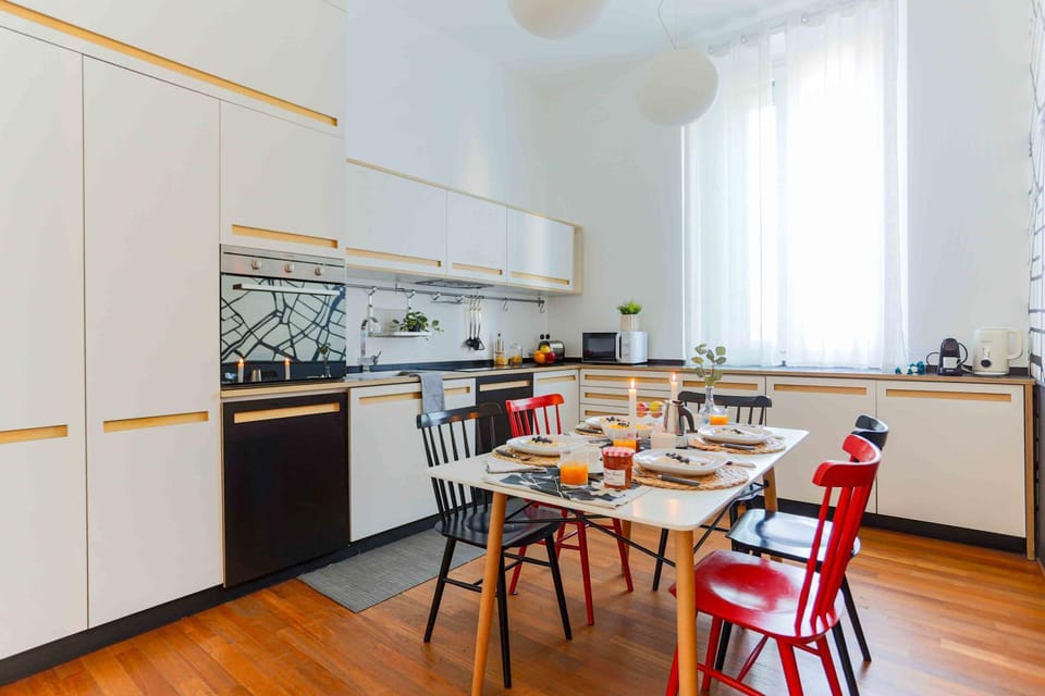 Kitchen or kitchenette, Dining area, stove