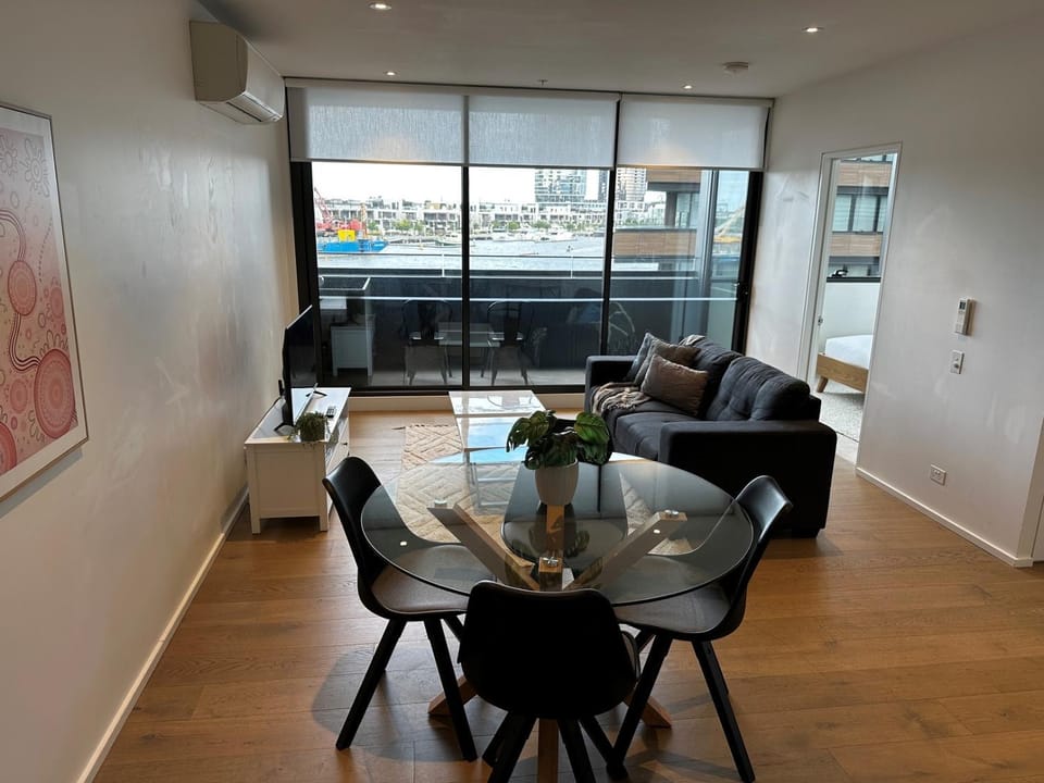Wyndel Apartments One Bedroom Mel883Col210S Apartment in Melbourne