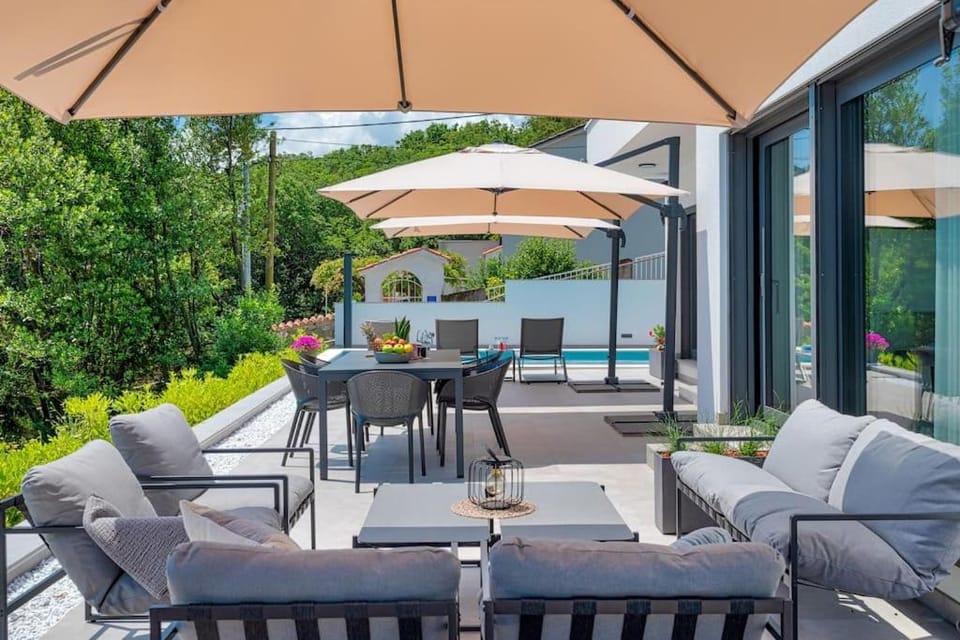 Casa Marta with Pool and Sea View Villa in Opatija
