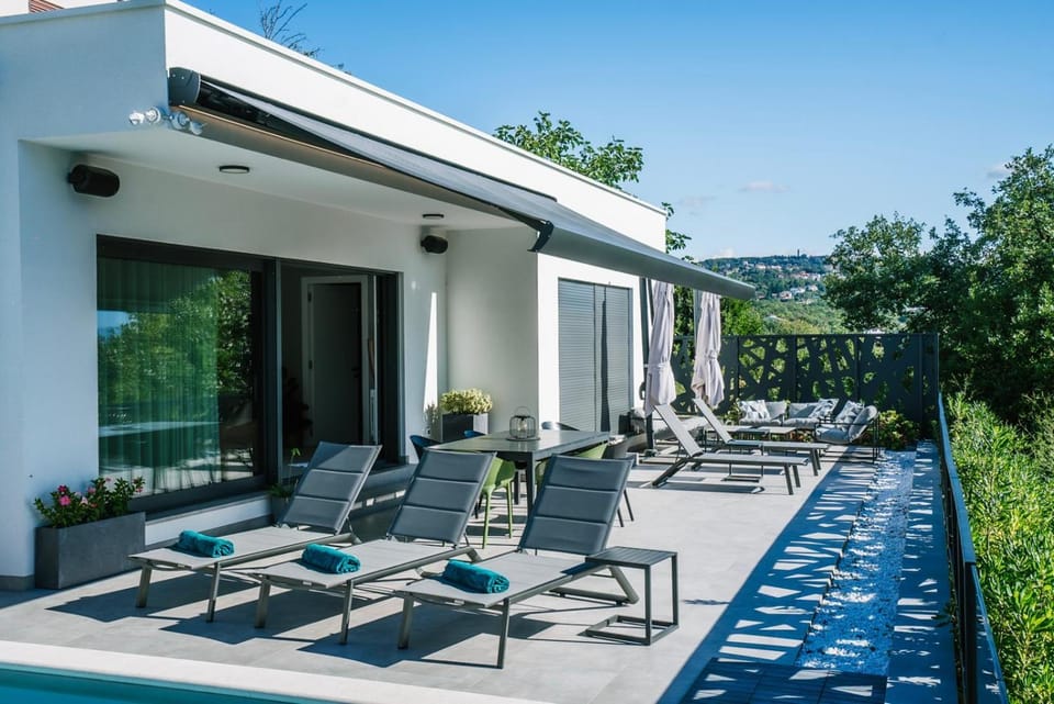 Casa Marta with Pool and Sea View Villa in Opatija