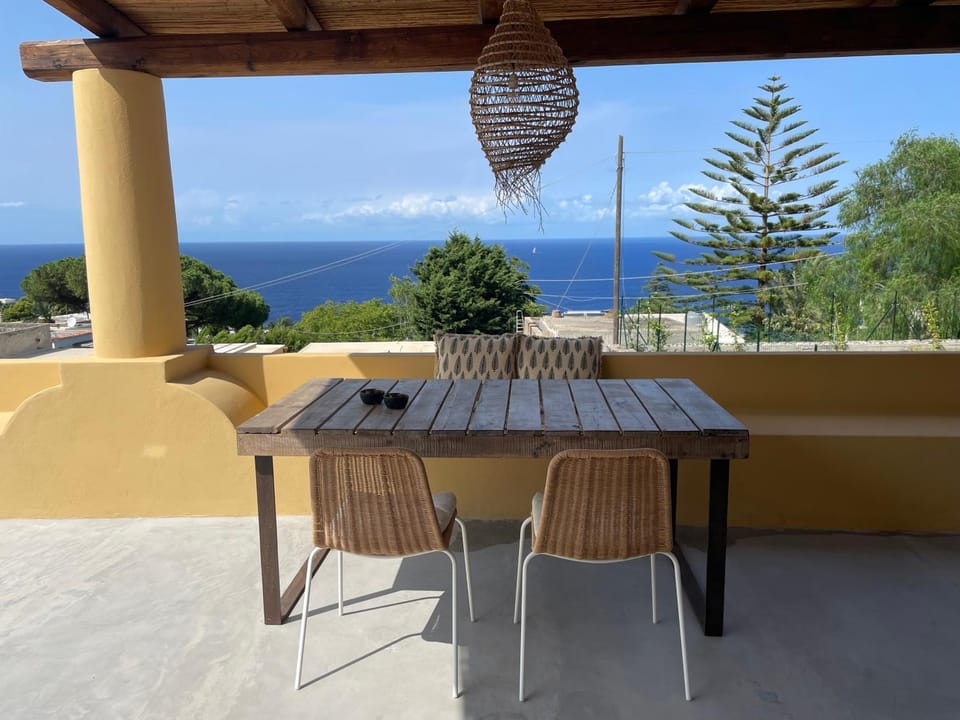 La Casuzza - garden and terrace sea view House in Sicily