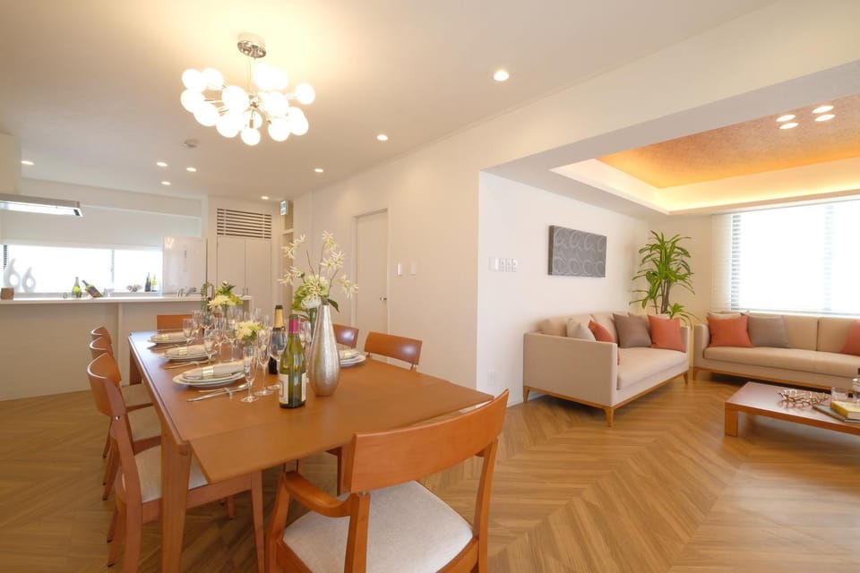 国際通りまで車で5分 那覇空港まで車で8分 最大15名 As bld Apartment in Naha