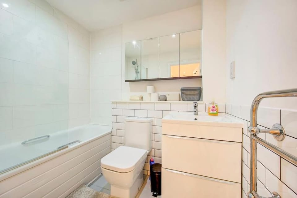 London Bridge Tower Bridge Borough Market Apartment in London Borough of Southwark