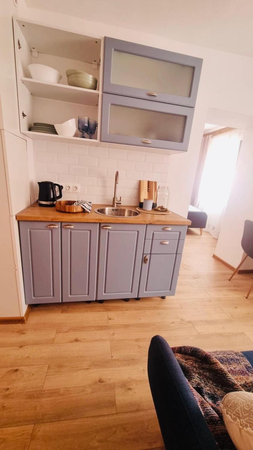 Kitchen or kitchenette, Communal kitchen, minibar, kitchen, kitchen