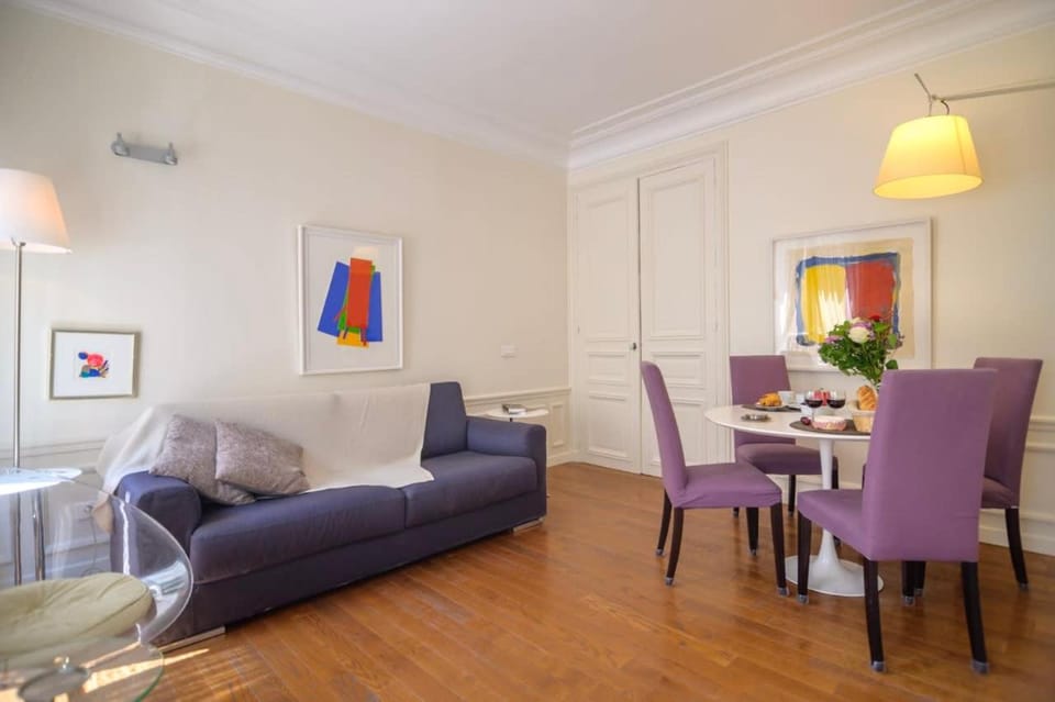 Le Marais Moderne Apartment in Paris