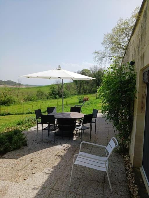 Patio, Dining area, Garden view