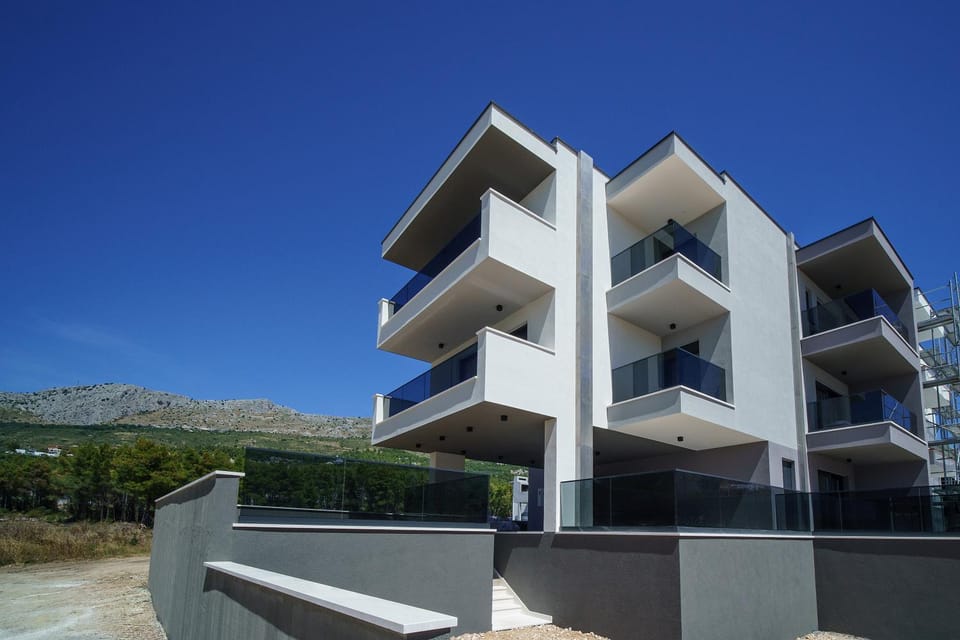 Property building, Facade/entrance, Balcony/Terrace, Balcony/Terrace, City view, City view, Garden view, Garden view, Landmark view, Landmark view, Mountain view, Mountain view, Sea view, Sea view, Quiet street view, Inner courtyard view