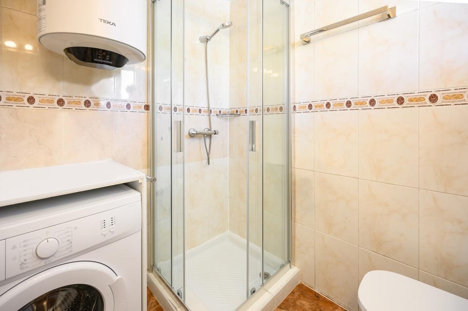Shower, Toilet, Bathroom, washing machine