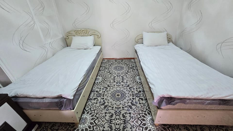 Sim-Sim Hostel, Tours & Transport Bed and Breakfast in Europe