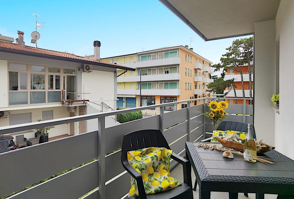 View (from property/room), Balcony/Terrace