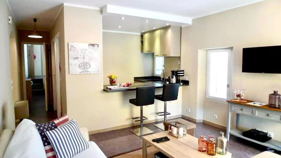 Maison CENTRE CANNES 2 CHAMBRES 4 COUCHAGES entièrement climatisée Apartment in Cannes