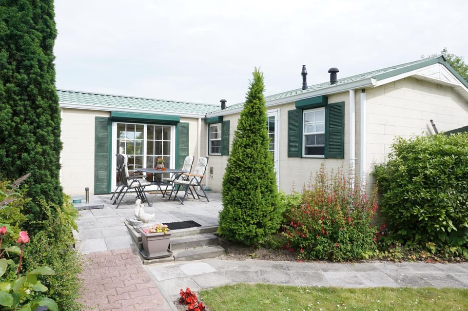 Property building, Garden, Balcony/Terrace, Garden view