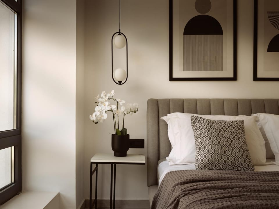 Bed, Photo of the whole room, Decorative detail, Bedroom