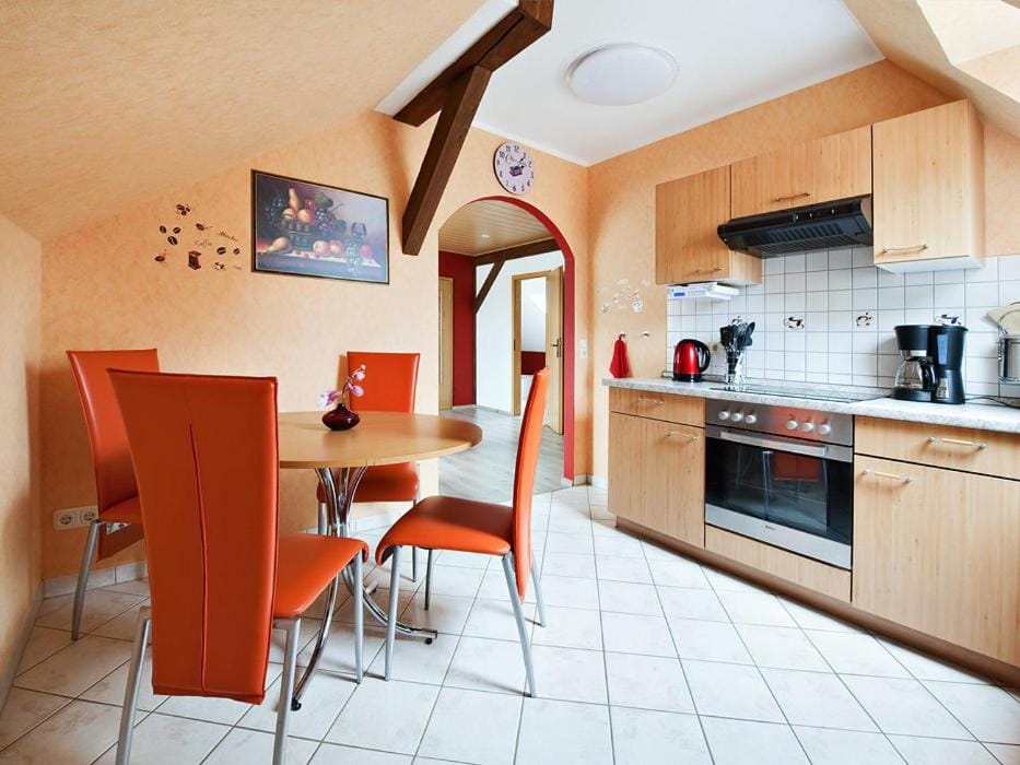 Kitchen or kitchenette, Seating area, Dining area, oven, stove, toaster