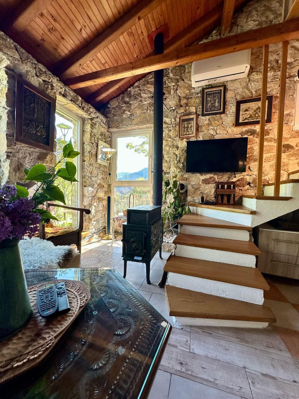 TV and multimedia, View (from property/room), Garden view, Mountain view, fireplace, air conditioner