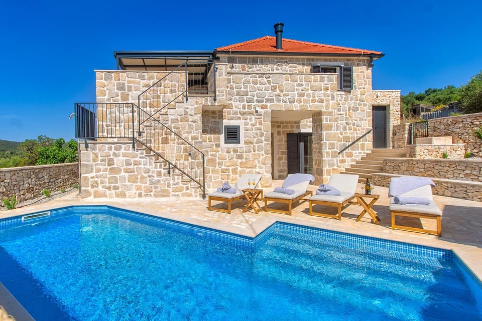 Property building, Pool view, Swimming pool, sunbed