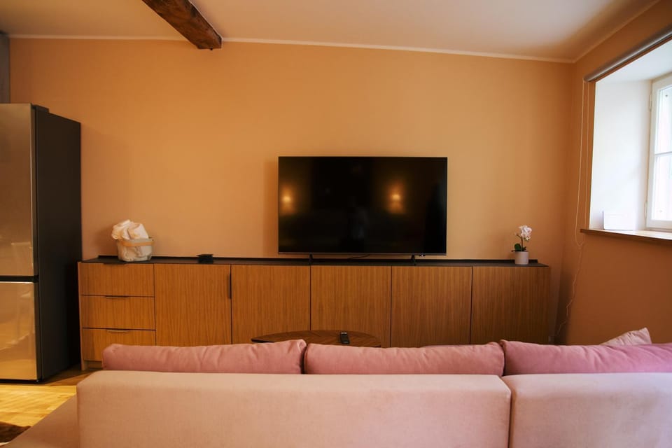 TV and multimedia, Seating area