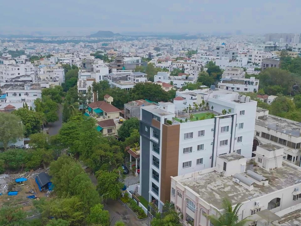 Property building, Day, Neighbourhood, Natural landscape, Bird's eye view, City view, Street view, Location