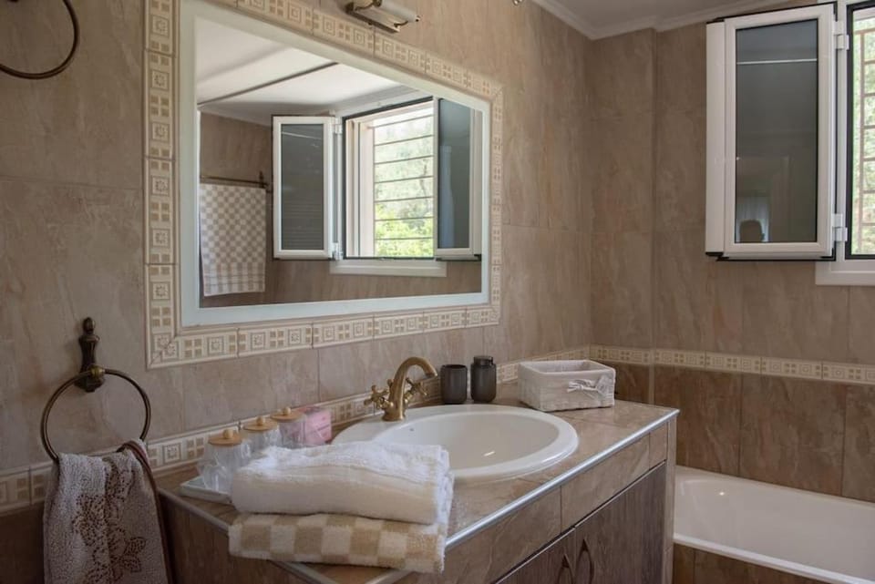 Serenity Guesthouse Villa in Peloponnese, Western Greece and the Ionian