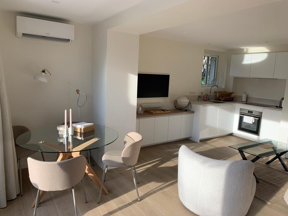 55m2 Charmante maison mitoyenne, jardin, parking House in Cannes