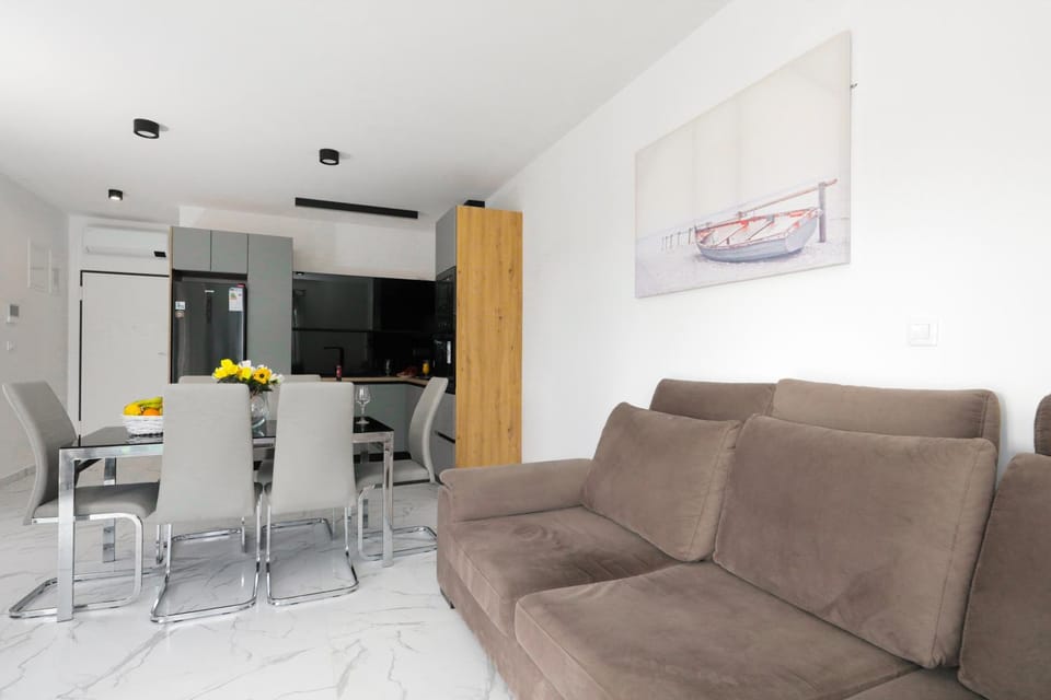 Kitchen or kitchenette, Living room, Dining area