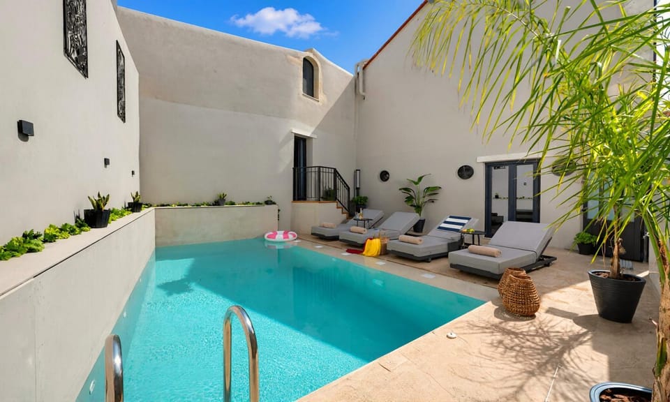 Property building, Swimming pool