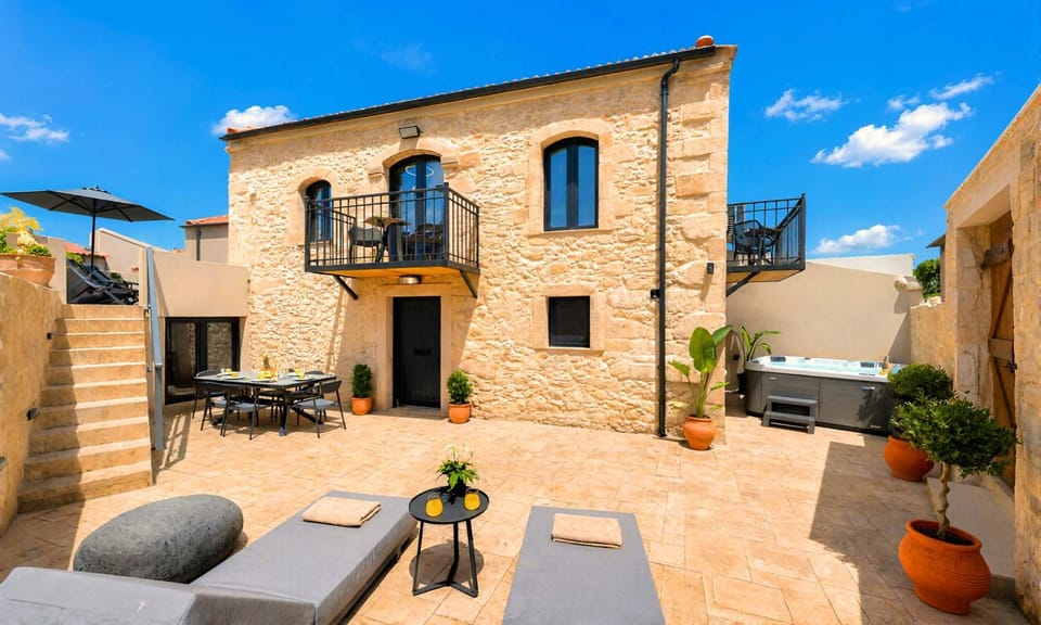 Property building, Patio, Day, View (from property/room), Balcony/Terrace, Living room, Seating area, Dining area, sunbed