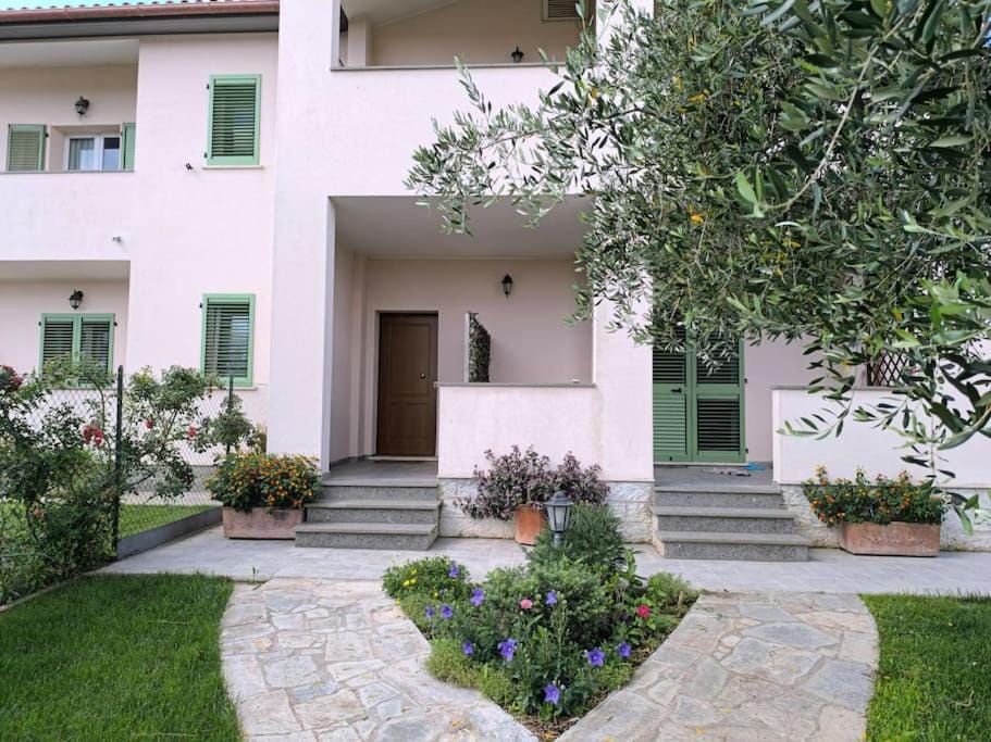 Everything a bike ride away! 10 mins to the beach with free parking! Apartment in Marina di Grosseto