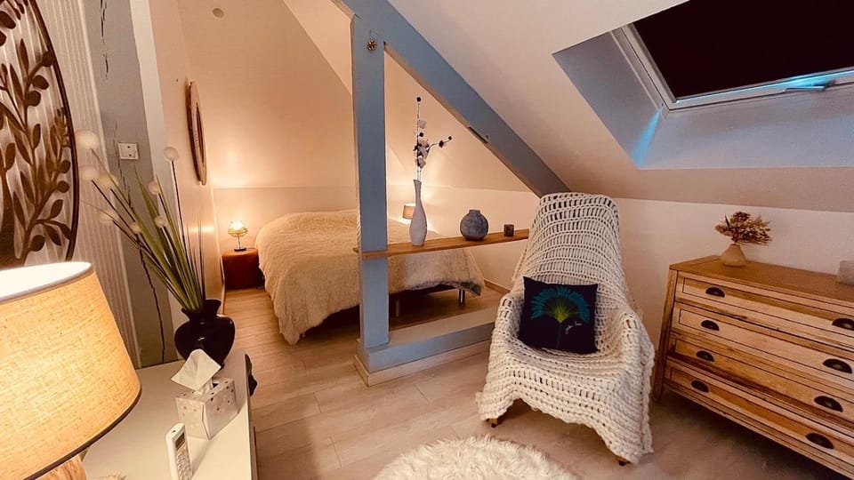Chez Blandine - jolie chambre et mezzanine climatisées proche UTT infrastructures sportives Bed and Breakfast in Grand Est
