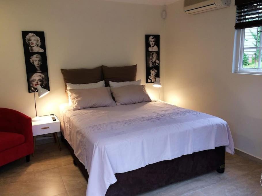 Luxurious Room in excellent proximity to Beach Apartment in Dolphin Coast